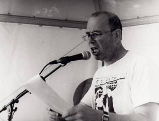Lucien Suel lors d'un concert à Tournai en 2002...